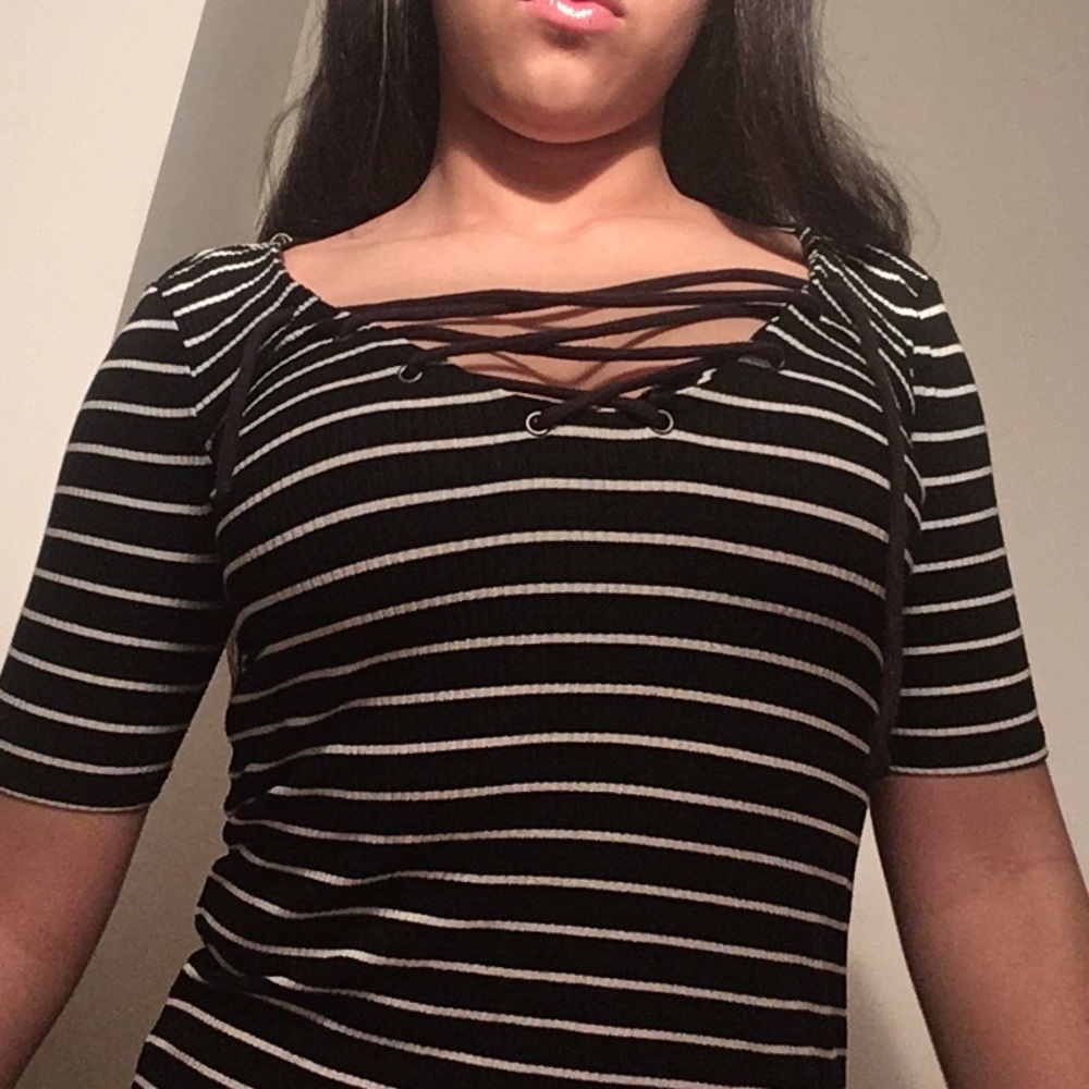 striped criss-crossed tee